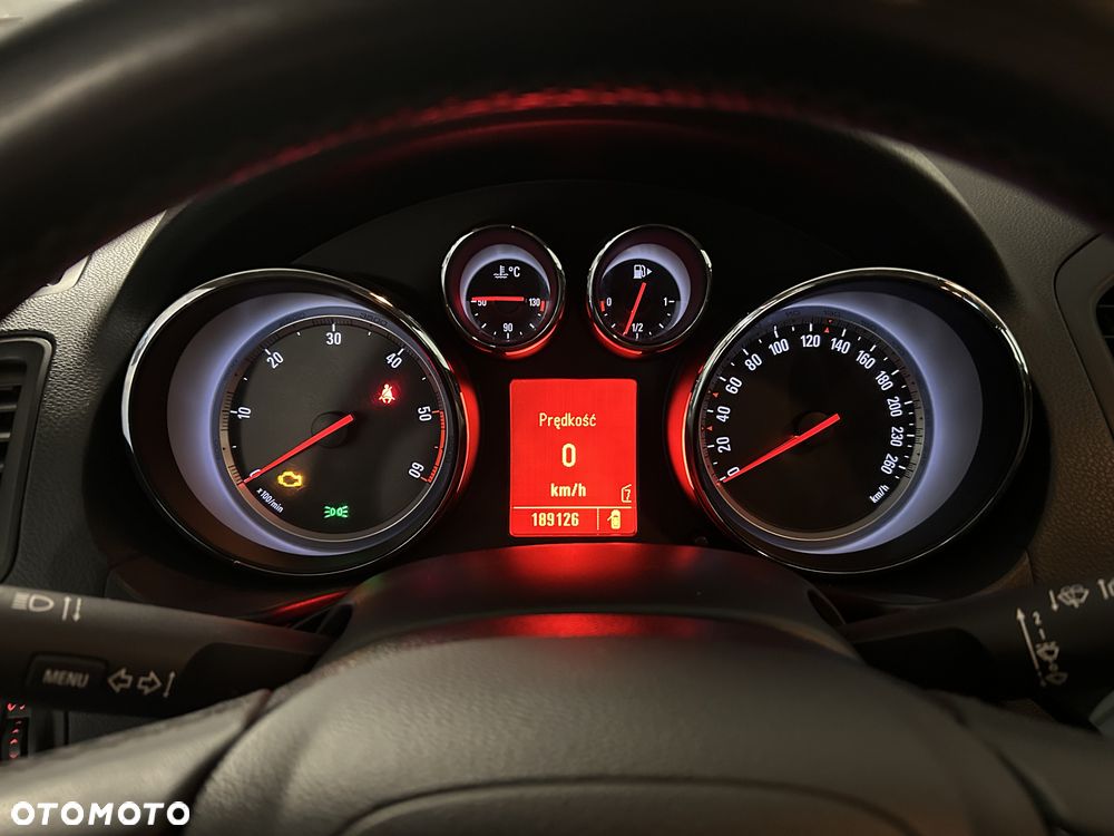 Opel Insignia - 10