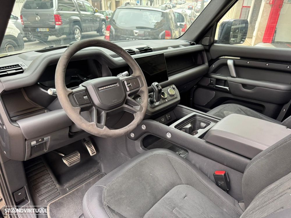 Land Rover Defender - 3