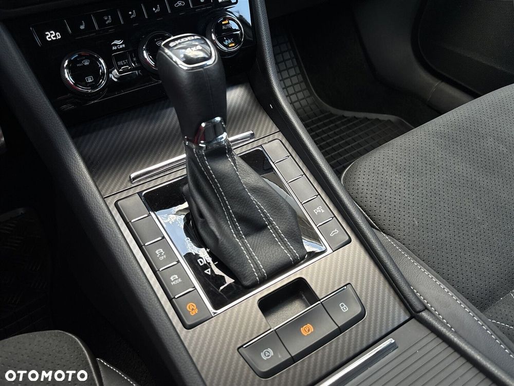 Skoda Superb 2.0 TSI 4x4 Sportline DSG - 23