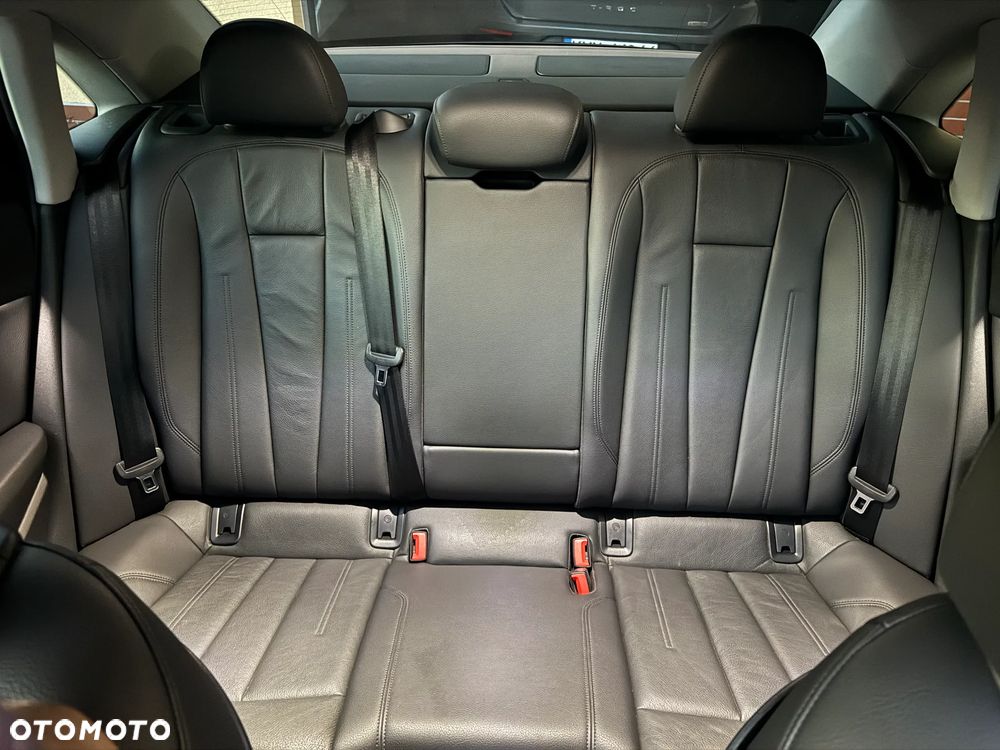Audi A4 Limousine - 12