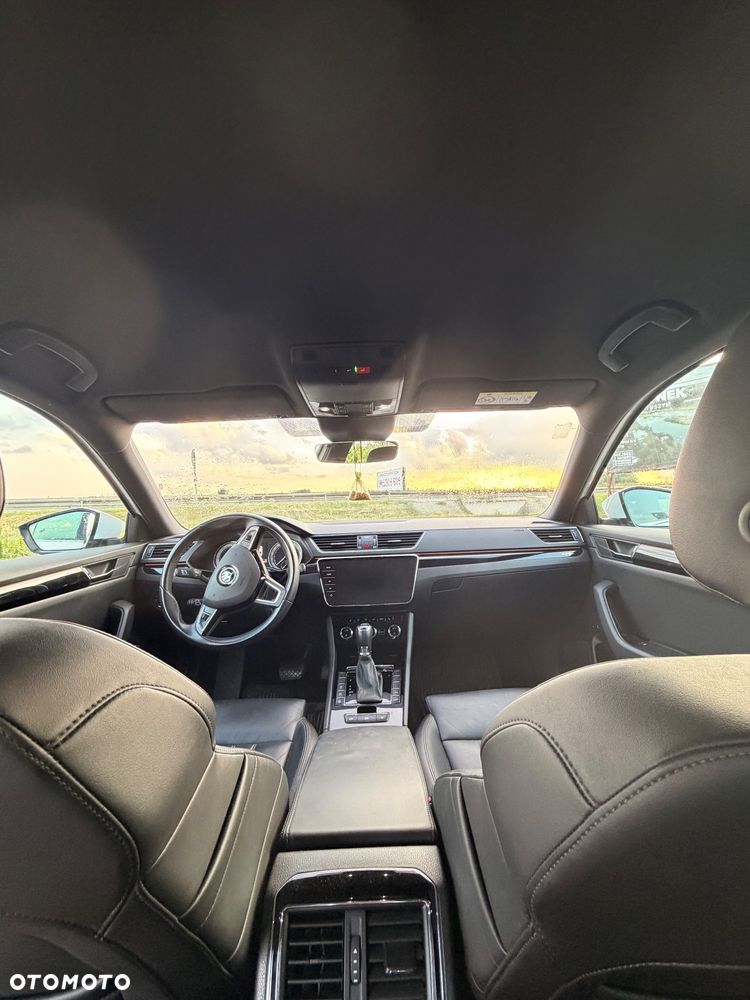 Skoda Superb 2.0 TDI SCR L&K DSG - 11