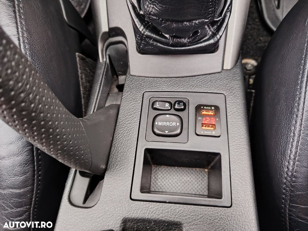 Toyota RAV4 2.2 D-4D 4x4 - 38