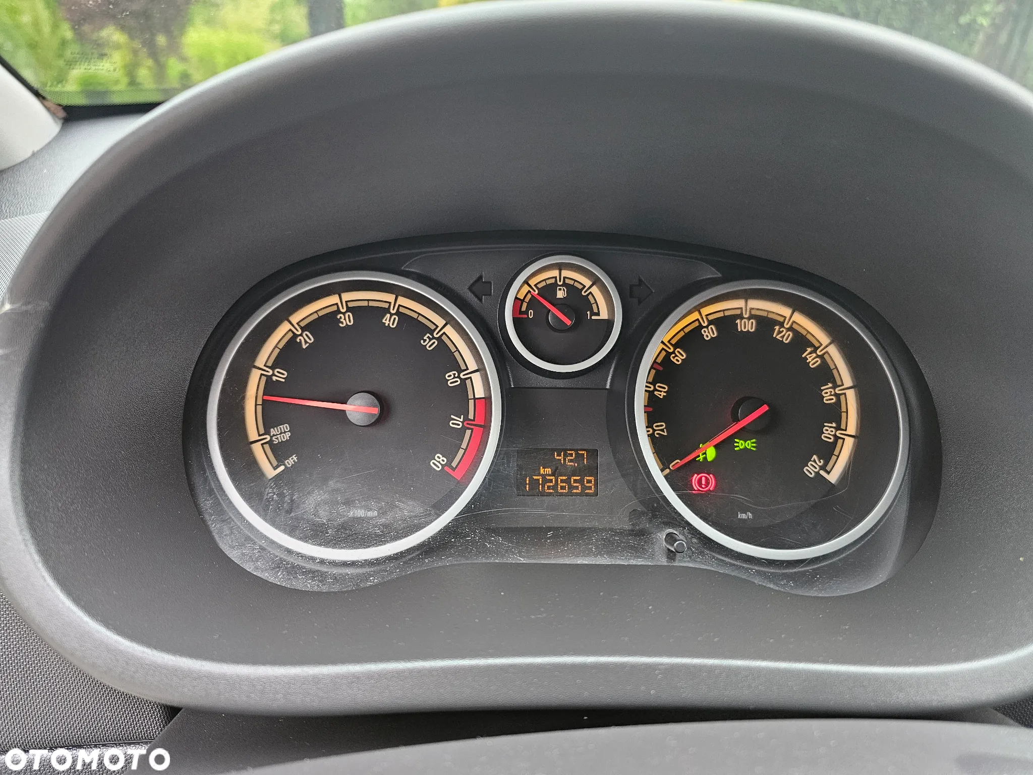 Opel Corsa 1.4 16V Color Edition - 11