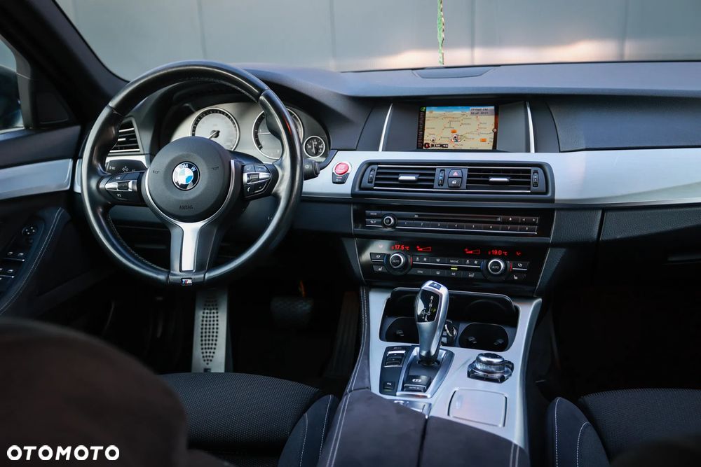 BMW Seria 5 520d - 25