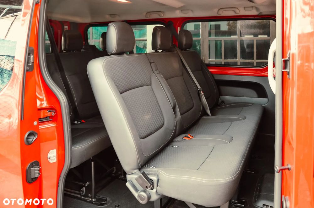 Opel Vivaro L2H1 2,9t Elegance Business - 17