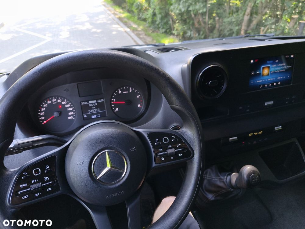 Mercedes-Benz Sprinter - 15