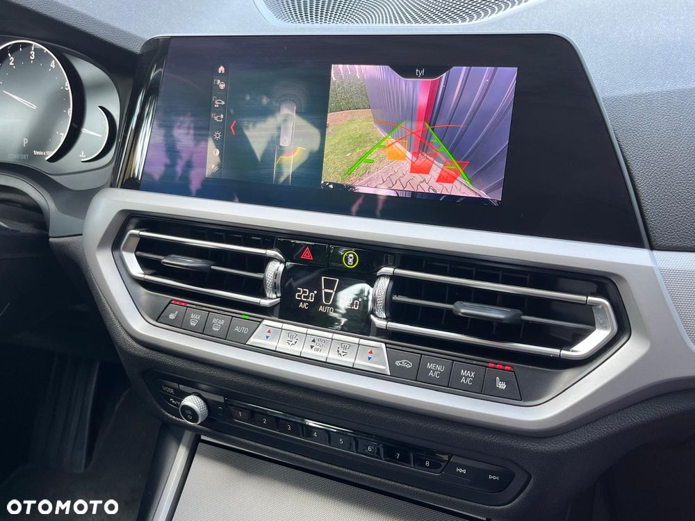 BMW Seria 3 330i xDrive Advantage sport - 26