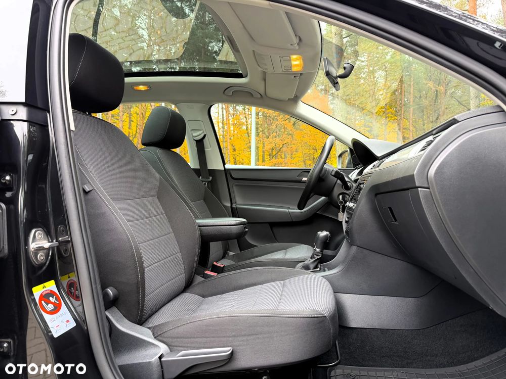 Skoda RAPID 1.4 TSI Edition DSG - 13