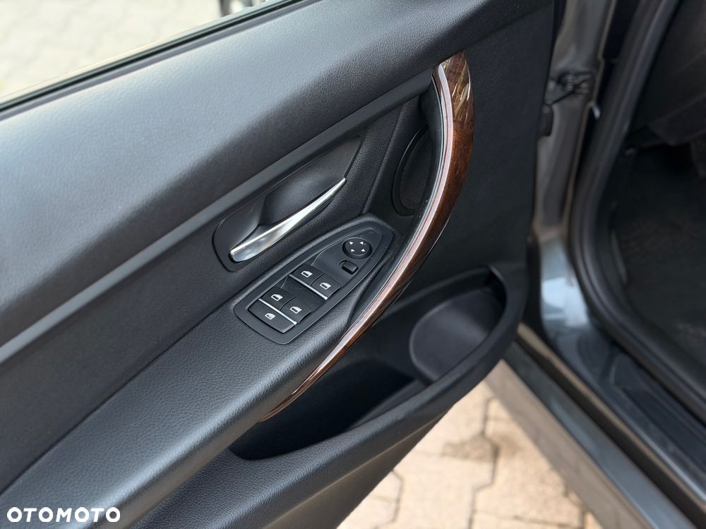 BMW Seria 3 320i xDrive M Sport - 20