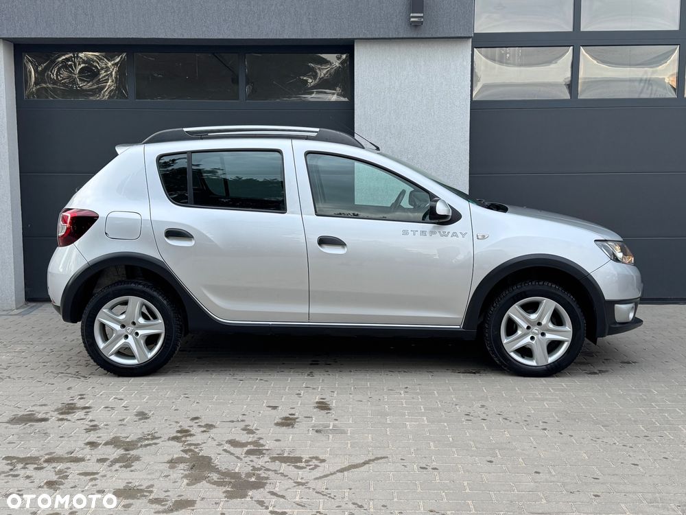 Dacia Sandero TCe 90 S&S Laureate - 4