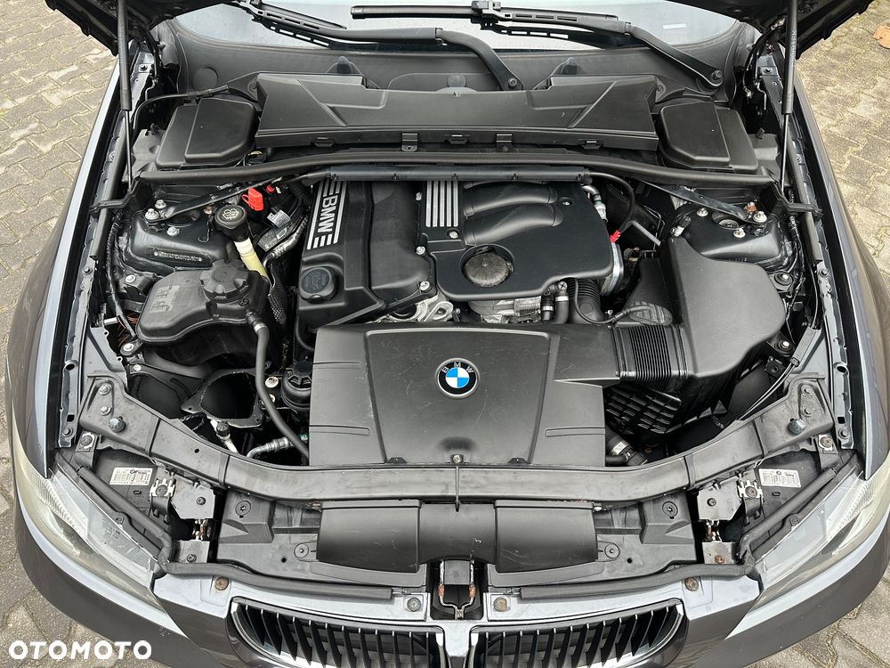 BMW Seria 3 320i - 17