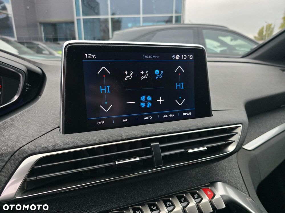 Peugeot 5008 1.2 PureTech mHEV Allure Pack S&S e-DCS6 - 23