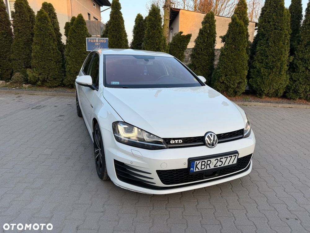Volkswagen Golf - 16