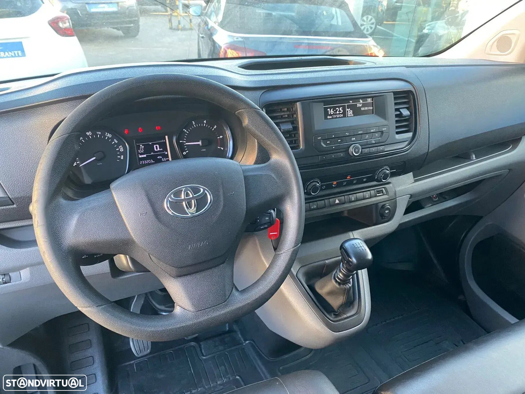 Toyota Proace City 1.5D L2 Comfort Plus - 13