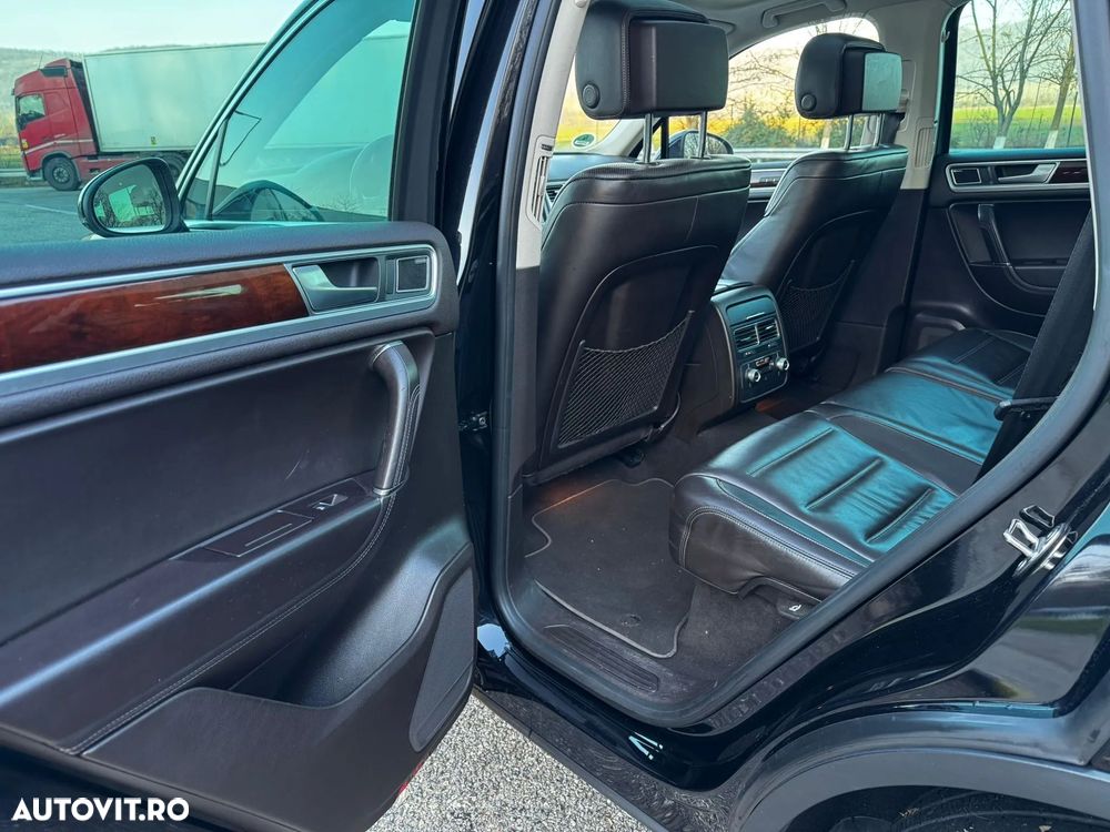 Volkswagen Touareg - 23