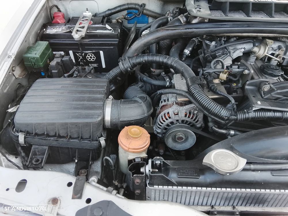 Suzuki Grand Vitara Metal Top 2.0 TDi - 13