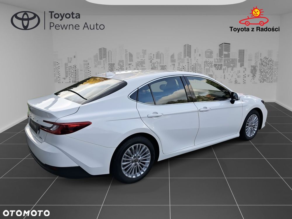 Toyota Camry - 3