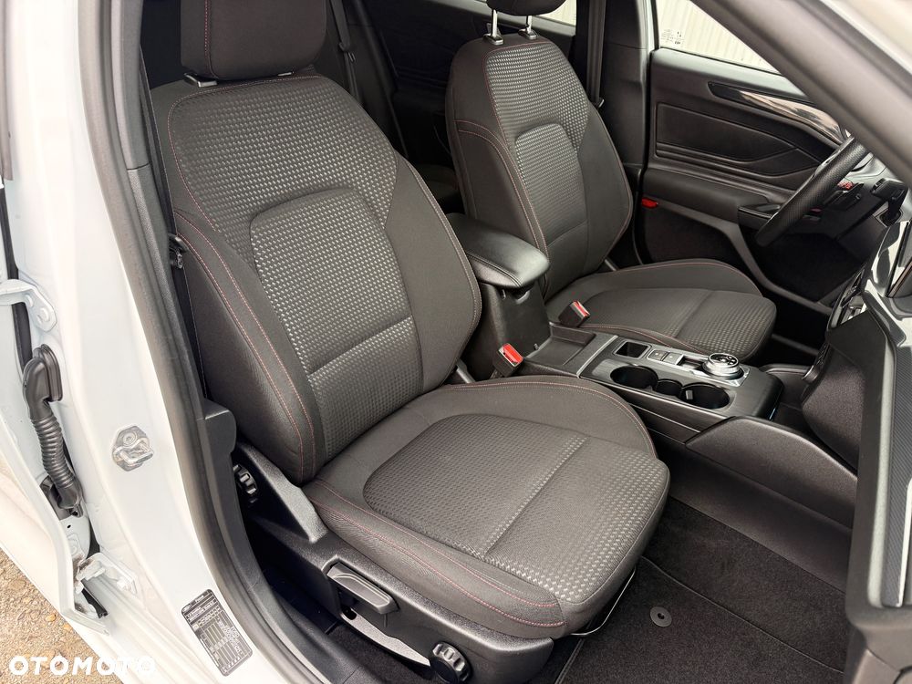 Ford Focus 1.5 EcoBlue STart-Stopp-System ST-LINE X - 16
