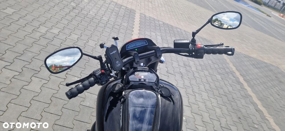 Suzuki Boulevard - 25