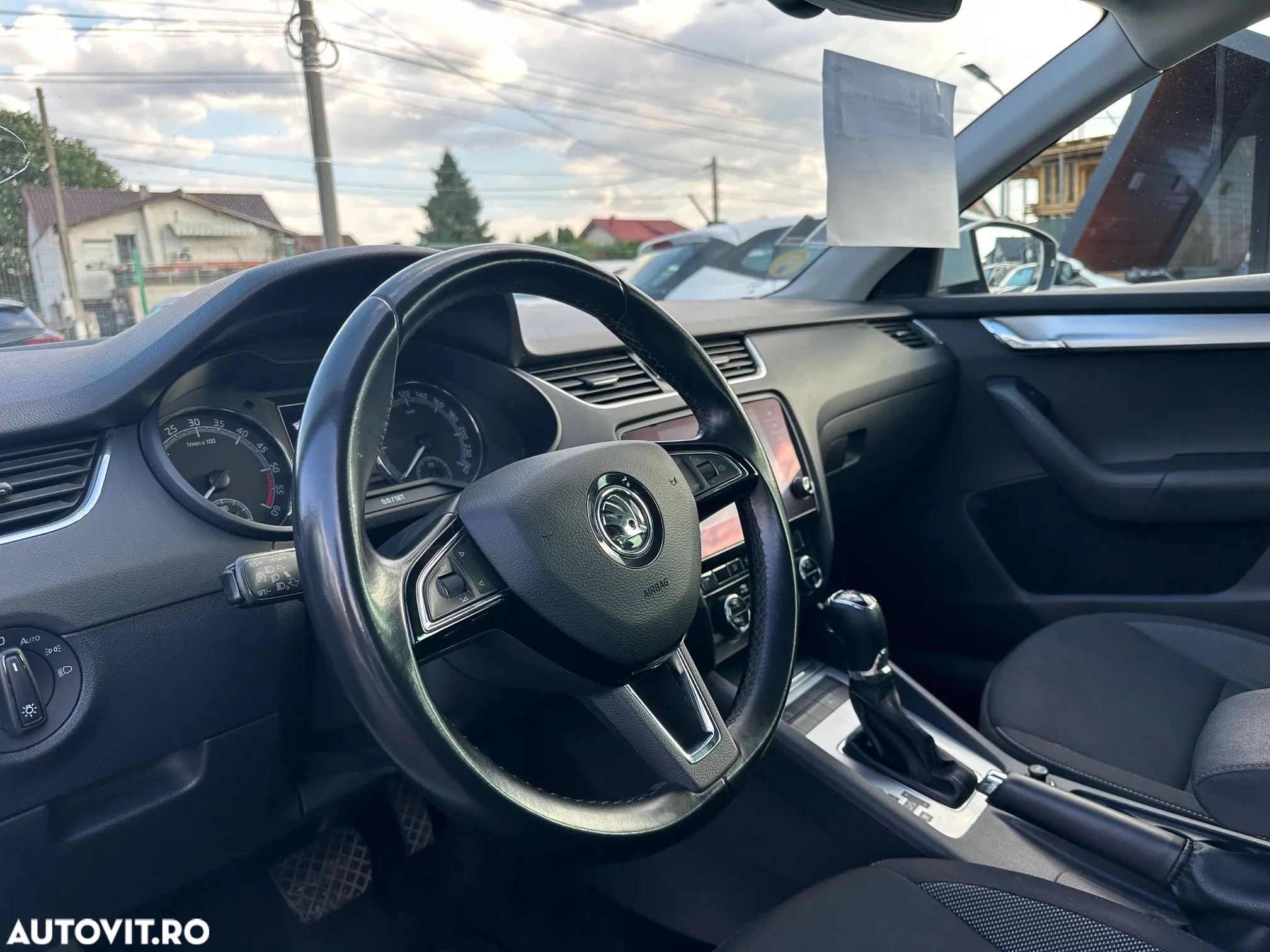 Skoda Octavia Combi 1.6 TDI DSG Style - 5