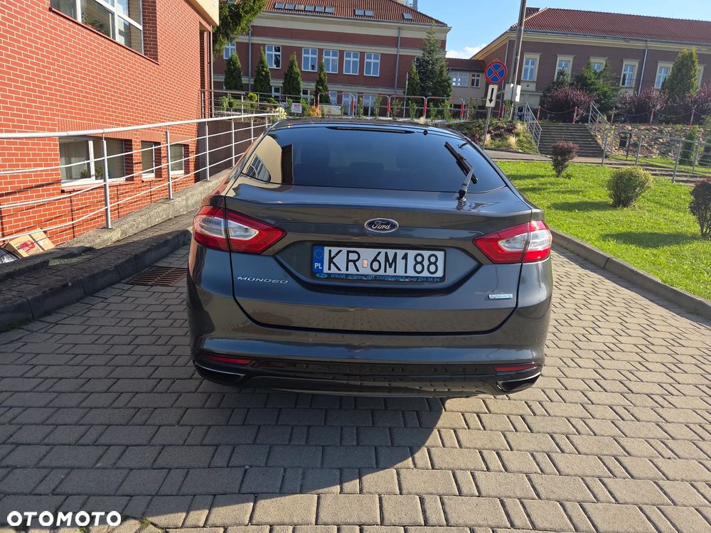 Ford Mondeo 2.0 EcoBoost Titanium - 4