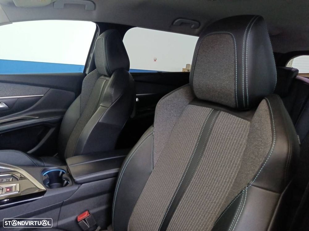 Peugeot 5008 1.5 BlueHDi Allure Pack EAT8 - 9