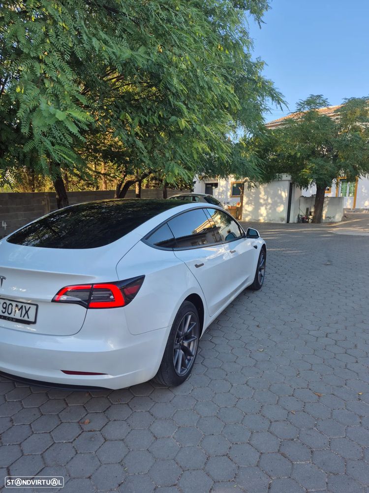 Tesla Model 3 Long Range Tração Traseira - 3