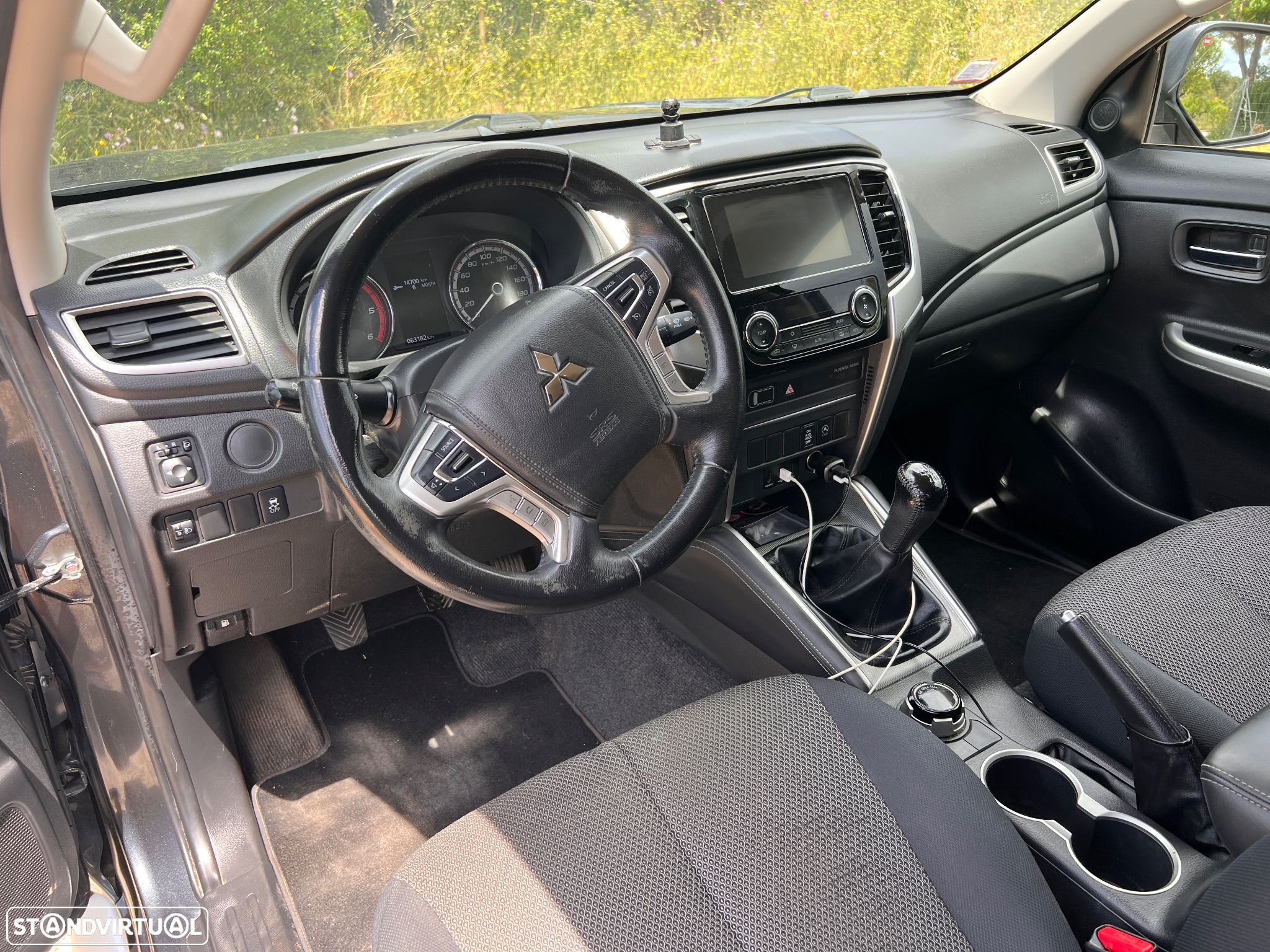 Mitsubishi L200 2.3 DI-D CD Invite Strakar Look 4WD - 10