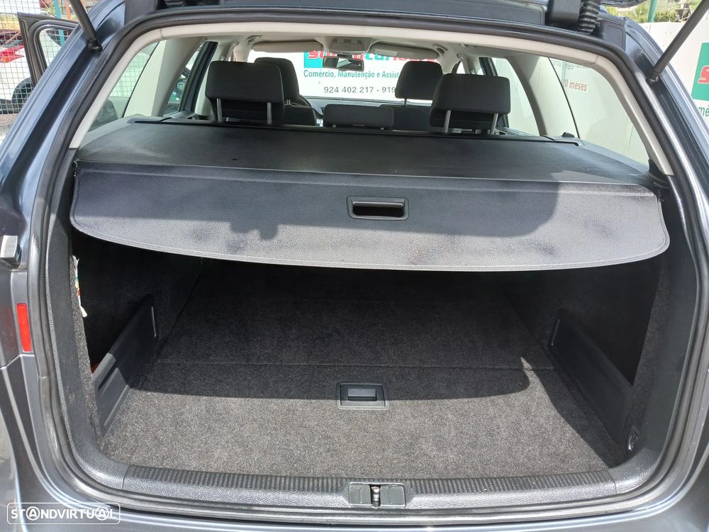 VW Passat 1.6 TDI BlueMotion Comfortline - 26