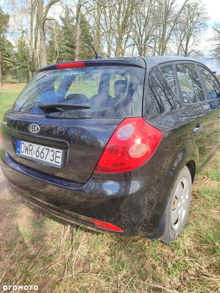 Kia Ceed 1.4 Comfort + - 6