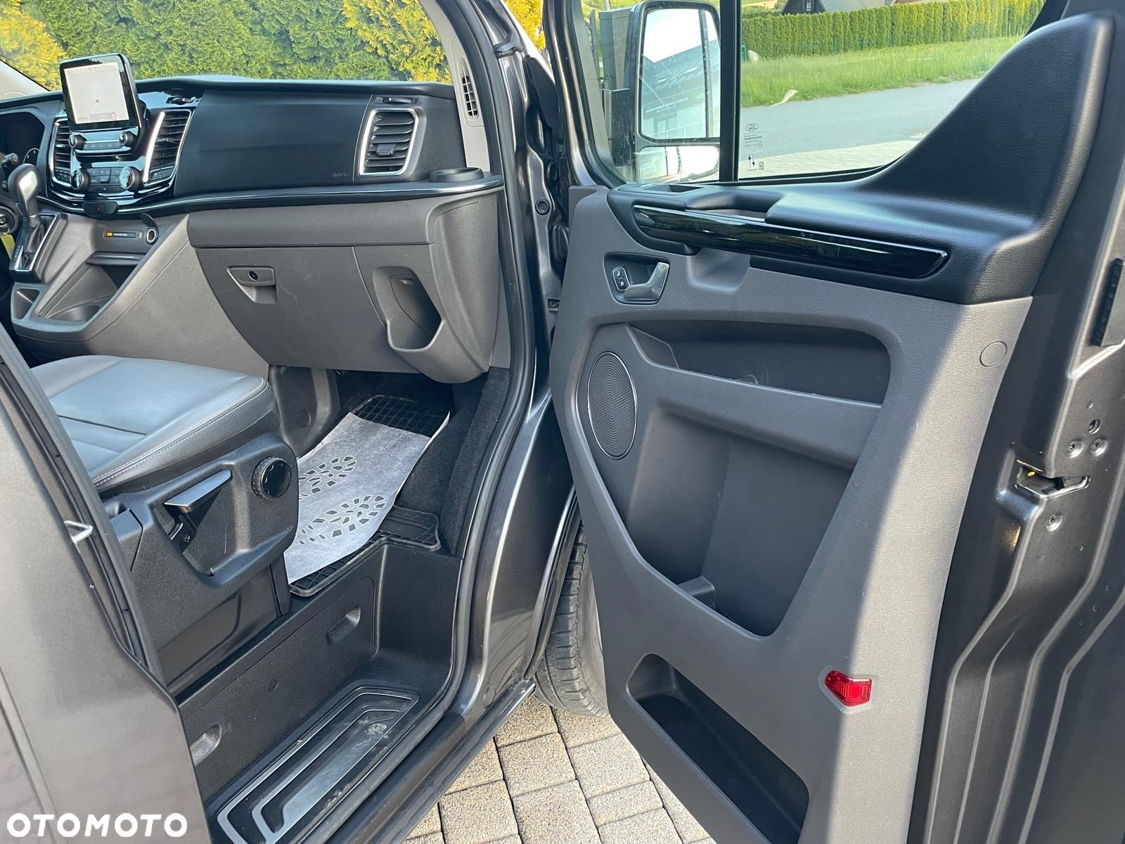 Ford Tourneo Custom 320 L2H1 VA Autm Titanium X - 19