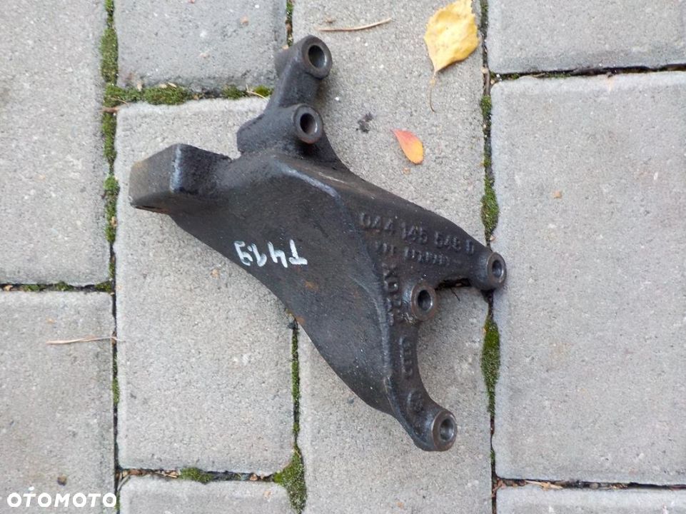 VW T4 1.9 ŁAPA UCHWYT MOCOWANIE POMPY WSPOMAGANIA - 1