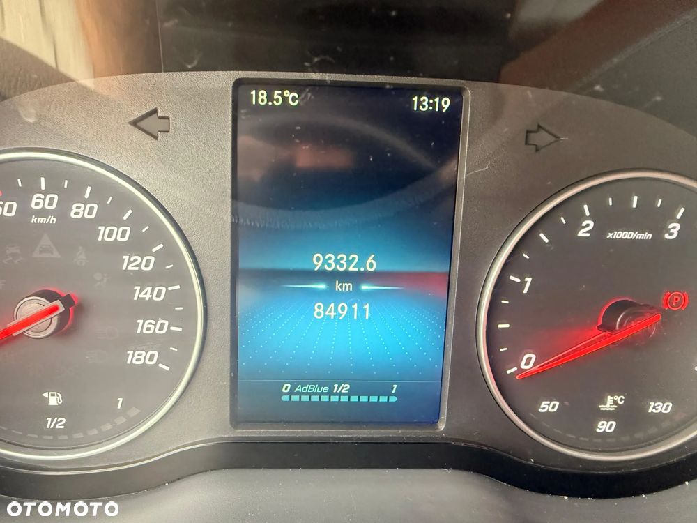 Mercedes-Benz Sprinter - 9