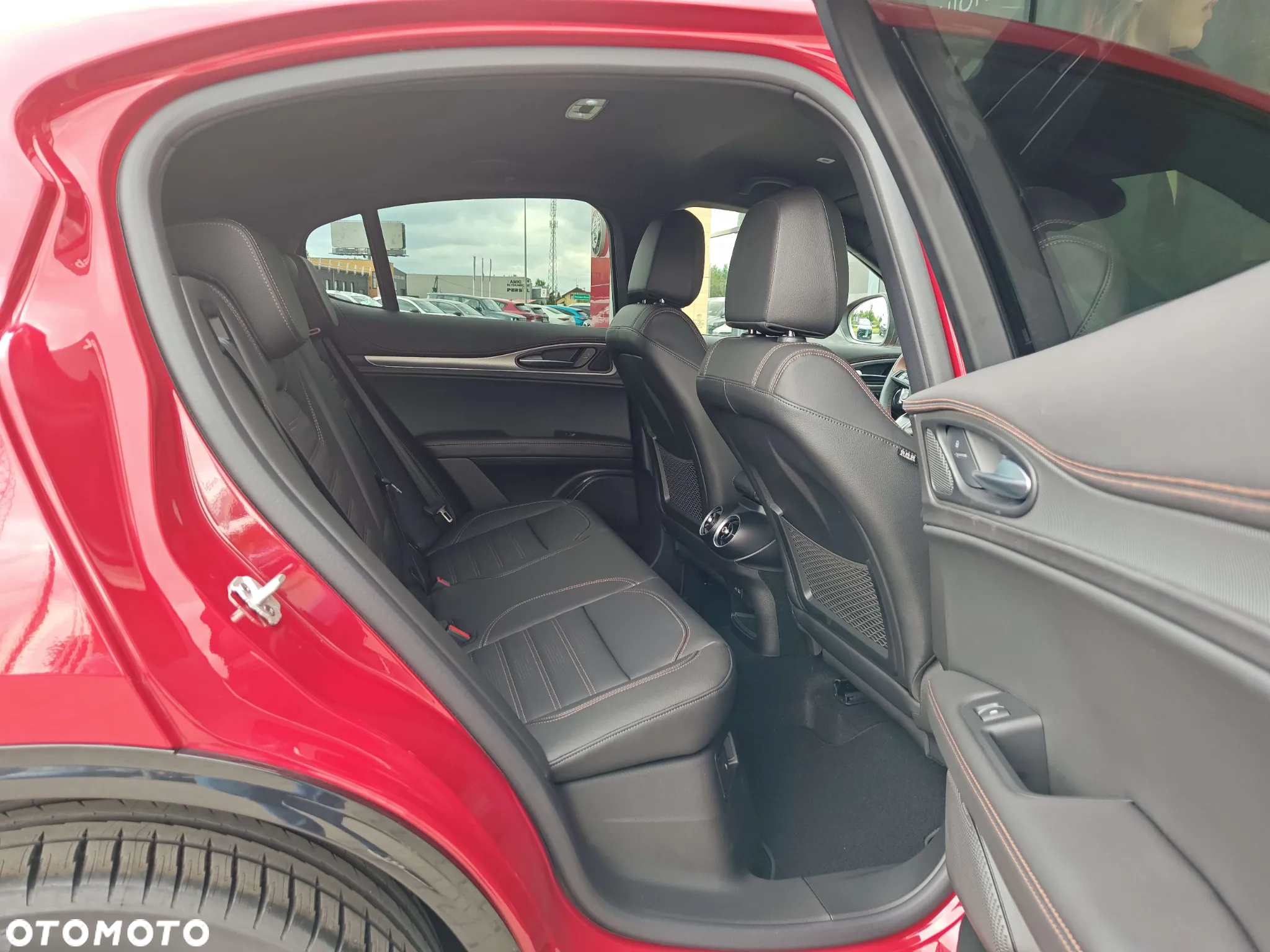 Alfa Romeo Stelvio - 12