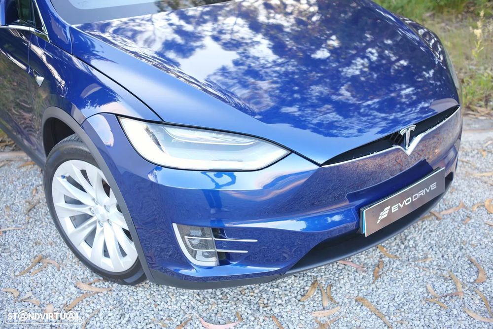 Tesla Model X 75D - 6