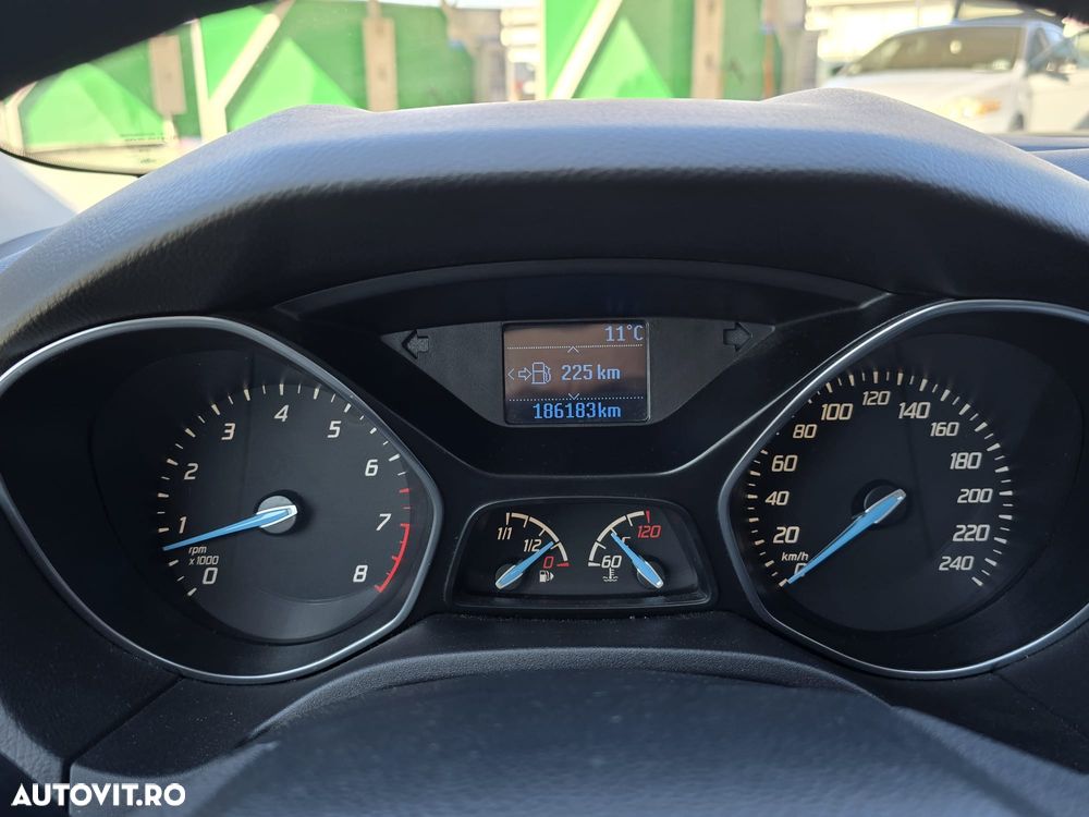 Ford Focus 1.0 EcoBoost Start-Stopp-System TITANIUM - 8