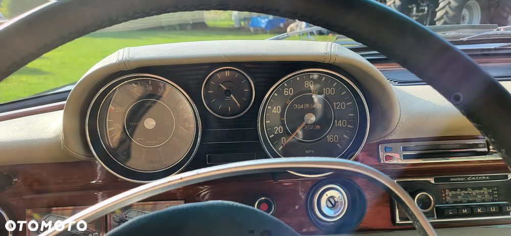 Mercedes-Benz 280 - 11