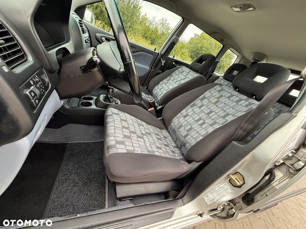 Mitsubishi Space Star 1.6 Avance - 14
