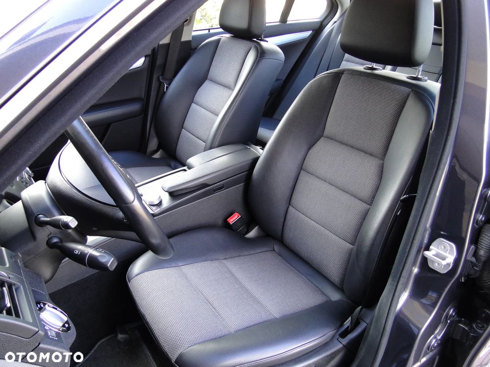 Mercedes-Benz Klasa C 180 CGI Automatik BlueEFFICIENCY Avantgarde - 14