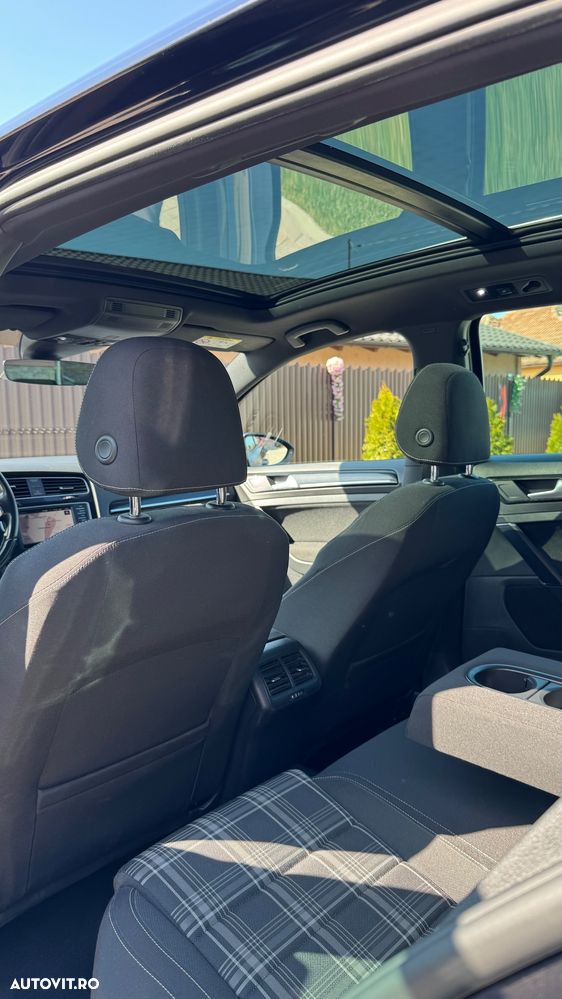 Volkswagen Golf - 19