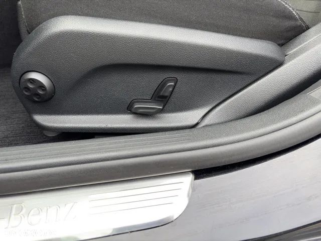 Mercedes-Benz Klasa C 180 (BlueEFFICIENCY) - 33