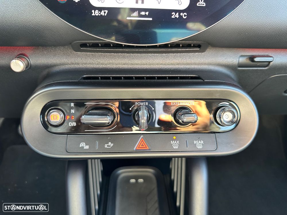 MINI 3 Portas Cooper E Essential - 24