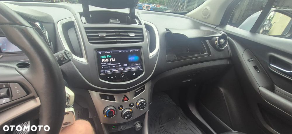 Chevrolet Trax 1.6 LS - 18