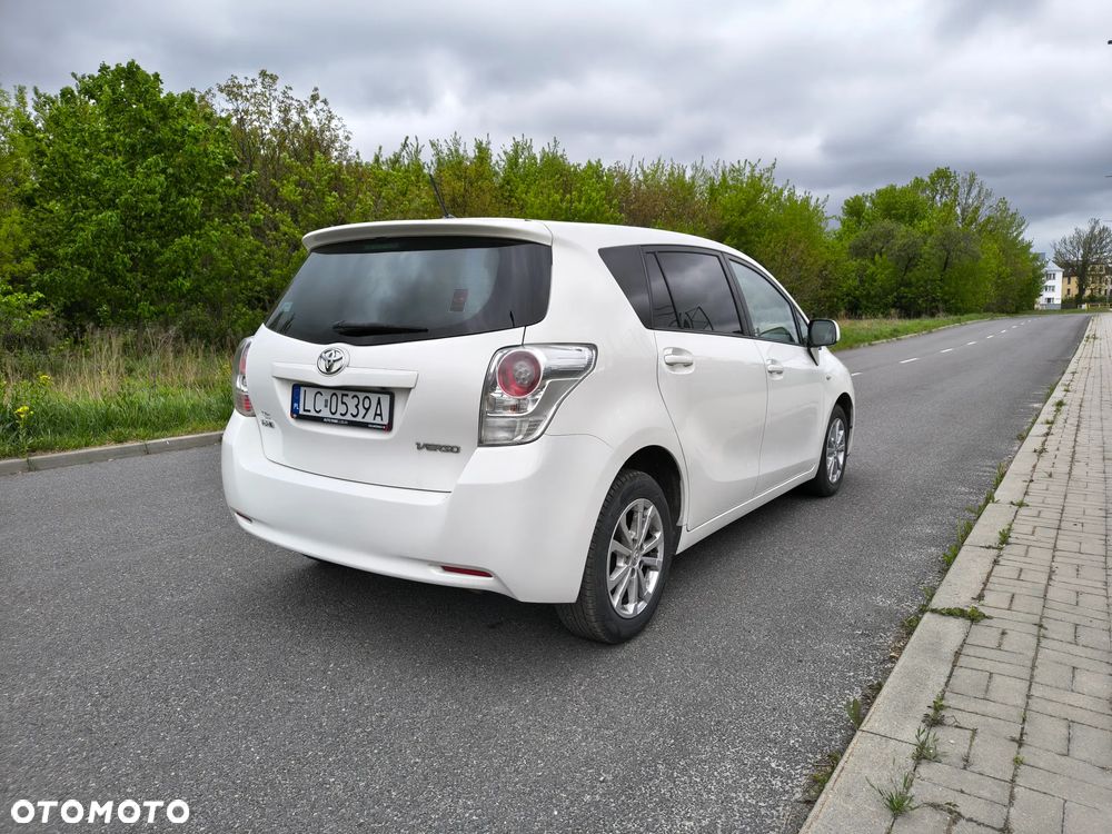 Toyota Verso 2.0 D-4D Premium - 5