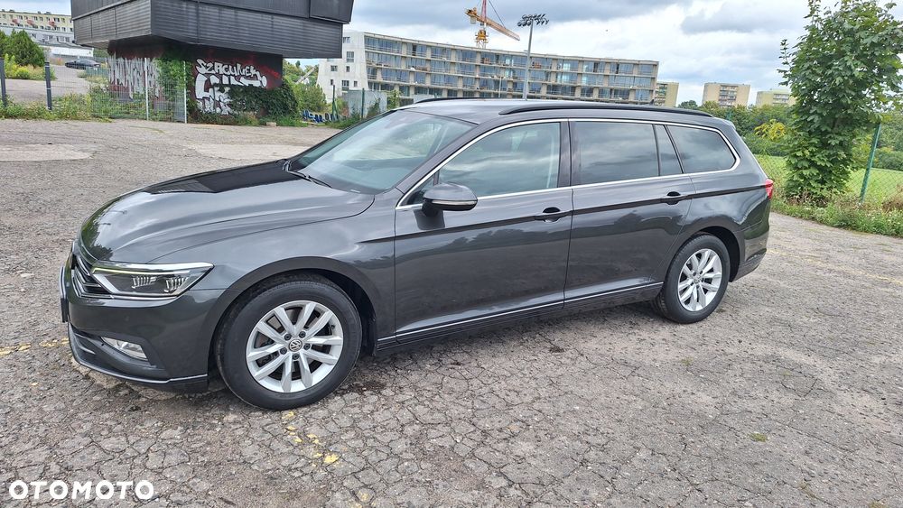 Volkswagen Passat 1.6 TDI SCR DSG Comfortline - 2
