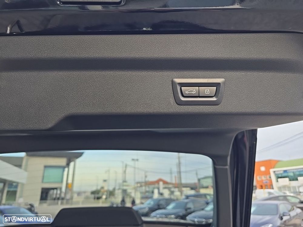 BMW iX2 eDrive20 Pack Desportivo M - 39