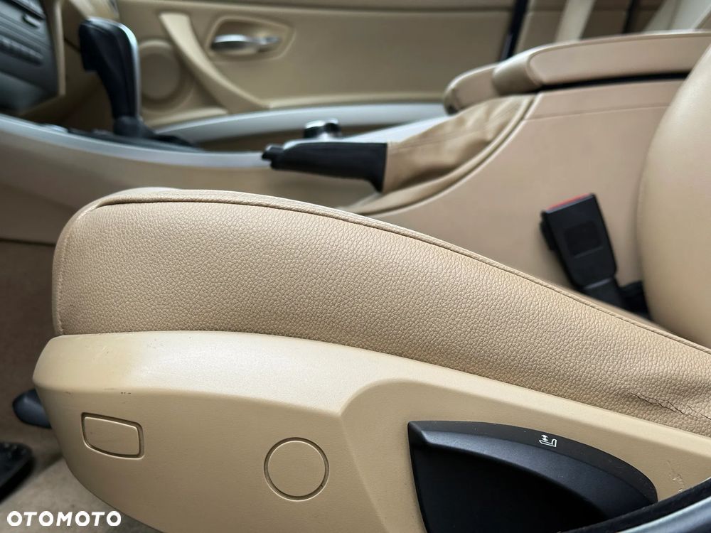 BMW Seria 3 318d Touring Sport Line - 27