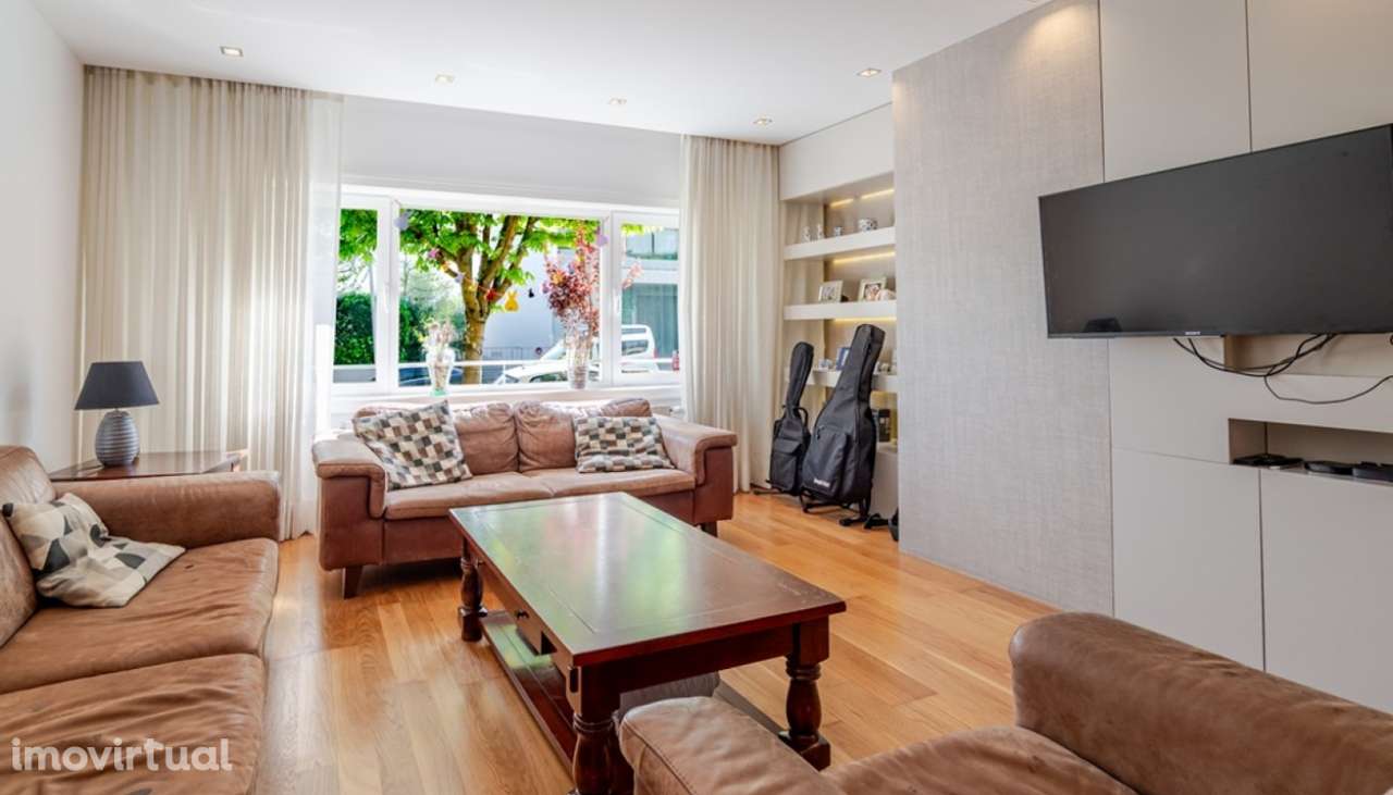 Apartamento T4 com varandas para venda na Foz do Douro no Porto - Grande imagem: 2/22