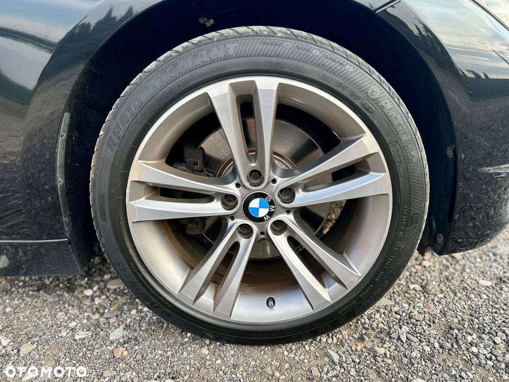 BMW Seria 3 328i Sport Line - 31
