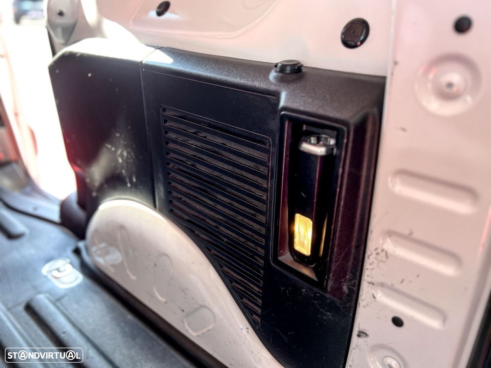 Citroën Berlingo 1.6 HDi 600 3L - 12